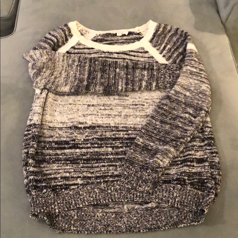 Two by Vince Camuto black and white sweater